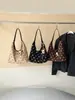 Bolso de mano de ante con lunares estilo coreano 2026 para mujer, retro, gran capacidad, bolso de hombro casual, versátil para ir al trabajo y uso diario
