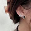 Aretes de Plata Esterlina S925 de Corea del Sur con Carita Sonriente Aretes Sonrientes Femeninos Sentido del Diseño Temperamento Pequeños y Exquisitos Sensación de Alta Gama