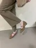 []2026 Otoño Nuevos Zapatos de Mujer Aumentadores de Altura Interior Gamuza Hebilla Cruzada Punta Cuadrada de Una Correa Zapatos Individuales Zapatos de Mujer