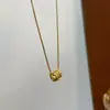 Colar Minimalista de Zircônia de Alta Qualidade Estilo Francês com Design de Cintura Pequena, Design de Nicho, Temperamento de Luxo Leve, Corrente Versátil para a Clavícula para o Dia a Dia