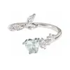 [Sombra de Mariposa de Cristal de Hielo] Zircón Azul Marino Exquisito Anillo Abierto de Mariposa Lujo Ligero Nicho Súper Hada Anillo Apilable para Mujeres