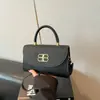 Bolso de Mano de Moda Nicho Estilo Coreano 2026 Verano Nuevo Simple Hombro Cruzado Casual para Viajes Cotidianos Bolso Cuadrado Pequeño para Mujer