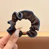 1. Goma para el pelo vintage de flores oscuras con una textura madura y suave, adecuada para ir al trabajo, accesorio para el cabello duradero y versátil para mujeres