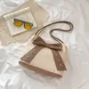 Bolsa de Praia Grande Capacidade Verão Popular Tecida em Palha com Rebites Estilo Coreano Moda Personalidade Ombro Único de Mão
