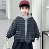 Conjunto de Otoño para Niños 2026 Estilo Nuevo Guapo Moderno Ropa para Bebé de 4 Años 5 Años Sudadera de Primavera y Otoño para Niños Conjunto Elegante de Tres Piezas