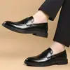Sapatos casuais masculinos de couro, modelo novo, plus size, para todas as estações, mocassins slip-on em couro preto macio com solas macias, sapatos masculinos confortáveis