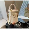 Bolsa de Mão Pequena para Trabalho Transfronteiriço para Mulheres 2026 Nova Moda Primavera Bolsa de Ombro Tipo Balde Xadrez Bolsa Transversal para Celular