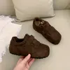 Zapatillas Deportivas Casuales Versátiles para Mujer 2026 Otoño Nuevas Retro con Tacón Oculto, Puntera Redonda, Velcro Hace que los Pies Parezcan Más Pequeños