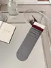 Meias femininas, meias estilosas de tornozelo com listras finas, design em blocos de cor, punhos canelados, comprimento até a panturrilha, adequadas para usar em casa, estilo coreano, versáteis para outono e inverno