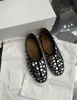 Versión de piel de vaca~2026 nuevo nicho punta redonda remaches poco profundos sin cordones moda para mujer zapatos planos tipo abuela