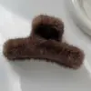 Pinza de Garra Grande de Peluche Otoño/Invierno 2026 Nuevo Estilo Pinza para el Cabello para Mujer, Pinza de Tiburón de Gama Alta Accesorio para el Cabello