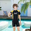 Conjunto de Traje de Baño para Niños, Dos Piezas, Protector Solar, Manga Corta, Pantalón Corto de Cinco Puntos, Corte Holgado, Talla Grande, para Niños Mayores, Venta al por Mayor de Trajes de Baño