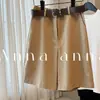 Recomendação de produto original! Shorts casuais versáteis estilo old money em lã e linho cáqui (vem com cinto)