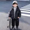 Ropa de Invierno para Niños con Felpa M Marca Parka Estilo Coreano Chaqueta de Algodón Guapa y Moderna para Niños Pequeños y Medianos Chaqueta Gruesa Acolchada de Algodón