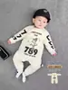Macacão de Bebê para Primavera e Outono, Super Fofo de Desenho Animado, Roupa Elegante e Fofa de Manga Longa para 100 Dias e Um Ano de Idade para Sair e Engatinhar