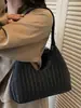 Bolsa de Ombro Woven de Couro Macio Luxo Leve para Mulheres Temporada de Outono 2025 Moda Retrô Estilo Estrangeiro Bolsa de Ombro para o Dia a Dia