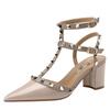 Novos Mocassins com Rebites Primavera 2026 para Mulheres, Sandálias de Moda de Verão com Bico Fino de Couro Envernizado e Salto Baixo Robusto, Novos Modelos de Primavera
