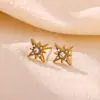 Pendientes de Estilo Coreano de Lujo Ligero y Gama Alta con Incrustaciones de Circonita Súper Brillante, Pendientes de Acero Inoxidable Chapado en Oro con Forma de Estrella de Ocho Puntas para Mujer, Venta al por Mayor desde el Fabricante
