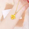 Nuevo Modelo Joyería de Cobre Chapado en Oro con Colgante Floral en Relieve, Mismo Estilo que en Tiendas de Oro, Venta al por Mayor desde Fabricante