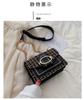 Bolsa de Verão Feminina Versátil 2024 Nova Moda Estilo Coreano Casual Elegante Costura de Algodão e Linho Bolsa de Ombro com Corrente Transversal