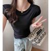 Camiseta de Manga Corta para Mujer Verano Lyocell Tencel Sexy Única Hermosa Hombro Derecho Camiseta Básica Estilo Coreano Top de Alta Gama
