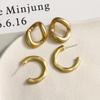 Aguja de plata S925 Pendientes de botón vintage en forma de C estilo Hong Kong Accesorios de aleación para DIY Pendientes elegantes pendientes material femenino venta al por mayor