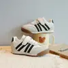 Zapatillas Deportivas de Entrenamiento Alemanas para Niños Color Block Retro Otoño 2026 Versátiles para Niños y Niñas Zapatillas de Bebé Guardería Duraderas Deportivas Casuales