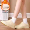 Botas de lluvia elegantes y cálidas, diseño de tubo corto, con forro fijo de felpa, que aumentan la altura, impermeables, adecuadas para mujeres, uso en la cocina, suela gruesa y antideslizantes