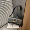 Textura de Alta Qualidade, Grande Capacidade, Moda Tendência Verão 2026 Design de Nicho, Bolsa de Ombro e Mão Simples e Versátil