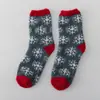Calcetines de Navidad de medio terciopelo para otoño e invierno, tipo flor, suministro directo de fábrica, calcetines cálidos para el suelo de casa de Papá Noel, calcetines para dormir