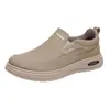 Sapatos de pano masculinos estilo Velho Pequim para primavera e outono, respiráveis, antiderrapantes, versáteis, modernos, sapatos casuais esportivos para pais de meia-idade e idosos, sapatos slip-on