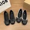Zapatos Mary Jane estilo francés para mujer, colección otoño 2026, nuevos planos de punta poco profunda con doble hebilla, versátiles bailarinas de tacón bajo para ir al trabajo