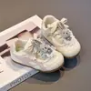 Zapatos deportivos casuales para niñas de otoño, nuevo estilo, suela blanda, ligeros, antideslizantes, con conejito lindo, color plateado