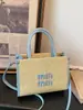 Bolsas Nuevas de Invierno 2026 Transfronterizas Versátil Estampado de Letras Gran Capacidad Texturizado Lujo Ligero Bolso de Hombro Único y de Mano para Mujer