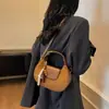 Moda Nuevo Estilo 2025 Bolso de Gama Alta de Nicho para Mujer Bolso Silla de Principios de Invierno Color Sólido Retro Bolso de Hombro Cruzado