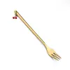 Juego de Tenedor y Cuchara de Acero Inoxidable Navideño L Transfronterizo con Colgante de Fresa Lindo Cuchara de Postre Tenedor de Fruta Cuchara de Café Caja de Regalo