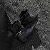 Artículos en stock estilo retro botines calcetín dos usos punta cuadrada botines cortos mujer otoño e invierno nuevo estilo cinturón de hebilla tacón grueso cordón botines de moda