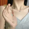 Collar de Mariposa de Zirconia y Perla, Estilo Pequeño Chanel, Femenino, Versátil, Gargantilla Ajustable, Lujo Ligero, Cadena para Clavícula de Nicho
