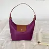 Bolso nuevo con forma de dumpling: ligero, versátil y elegante para ir al trabajo. Un bolso moderno y minimalista, perfecto como bolso de hombro o para llevar bajo el brazo. Tamaño pequeño