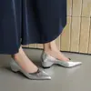 Novos sapatos femininos de primavera e outono, sapatos de salto plataforma de bico fino e decote baixo, altura interna, sapatos casuais, tamanhos 33-43, sapatos de exportação