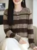 Cárdigan de punto fino de lana a rayas, estilo retro, de lujo ligero. Prenda exterior casual de cuello redondo, perfecta para primavera y otoño, una pieza de moda femenina versátil y elegante