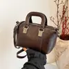 Bolsa Feminina da Moda Cor Lisa Textura Bolsa Transversal Novo Estilo Outono e Inverno 2025 Bolsa de Mão Simples para o Dia a Dia Bolsa Tote Estilo Ocidental
