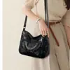 Bolsas de mano grandes al por mayor para mujer, nuevos bolsos de hombro casuales para señoras de mediana edad, bolsas para mamás, bandoleras versátiles, modernos