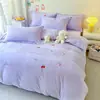 Conjunto de cuatro piezas de terciopelo para bebé, grueso, cálido, agradable a la piel, bordado de lujo de alta gama, conjunto de tres piezas de color sólido por ambos lados para dormitorios de estudiantes
