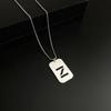 Collar de Acero de Titanio de Venta Caliente Transfronterizo para Mujeres 26 Letras Recortadas Colgante de Letra Moda Versátil Collar Marca Militar Joyería de Mano para Hombre