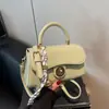 Bolsa de couro com óleo de cera de alta qualidade, moda feminina, simples, casual, bolsa transversal, primavera 2025, nova bolsa de ombro pequena quadrada