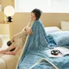 Manta Casual Estilo Moderno Azul Claro Acolchada de Burbujas con Borde de Felpa Cubierta para Habitación con Aire Acondicionado Artículo Único Manta para Siesta en la Oficina