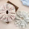 Nuevo Scrunchie Floral Fresco de Primavera 2025 Rosa Dulce Accesorio para el Cabello para Coleta Baja o Chongo para Mujeres