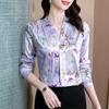 2024 Primavera e Outono Novo Top de Seda Simulada Manga Longa Moda Decote V Camisa Tamanho Grande Estampada Estilo Ocidental Camisa Feminina Pequena