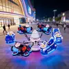 As Barracas do Mercado Noturno no Parque São uma Atração Popular, Apresentando Luzes Coloridas, Aviões Pequenos Giratórios e Cavalinhos Elétricos